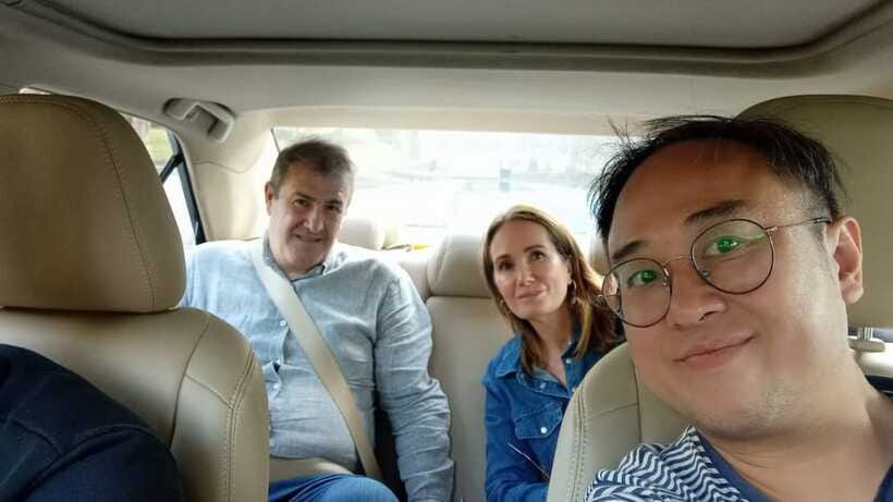 1 day Car Hire in Shenzhen with Driver (10 hours) - Visa on arrival at the Shenzhen or Hong Kong border, and what to verify