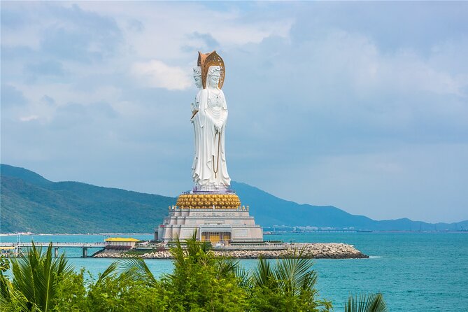 1-Day Sanya Customized Itinerary Charter Car Service - Stop 2: Luhuitou Park, the Li Love Legend, and the Ride Up