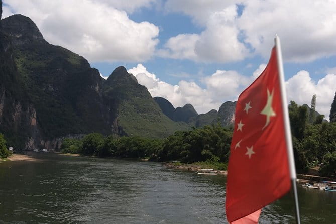 1-Day tour of Guilin-LiRiver cruise-Yangshuo Xianggong hill - Morning Pickup to Zhujiang Dock: the day starts early, on purpose