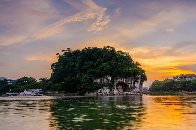 1-Day tour of Guilin-LiRiver cruise-Yangshuo Xianggong hill - Price and logistics: is this good value for a 1-day Guilin plan?