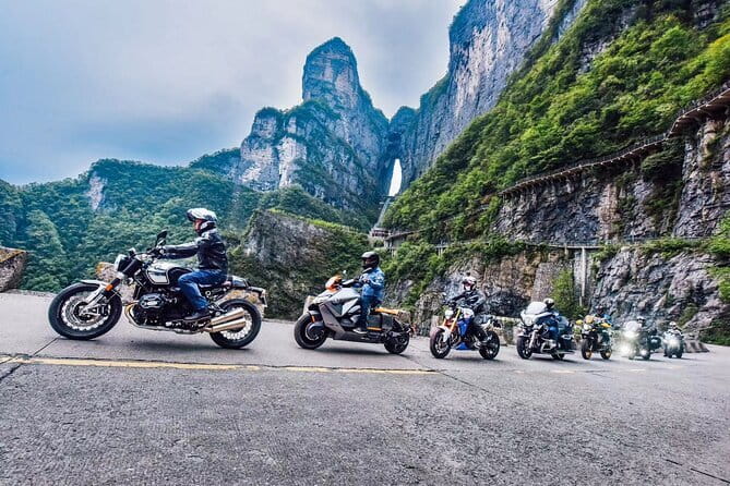 1-Day Zhangjiajie National Forest Park(Avatar) and Tianmen Mountain Private Tour - Lunch and food reality: plan your own fuel