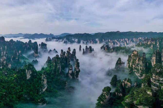 2-Day “Best Of Zhangjiajie”-Avatar World & Tianmen Mountain Tour - Why the Avatar-style peaks and Tianmen views work better together