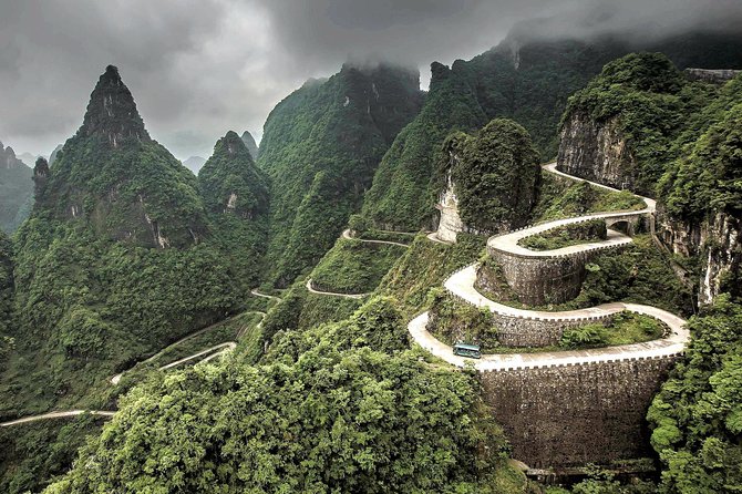 2-Day “Best Of Zhangjiajie”-Avatar World & Tianmen Mountain Tour - Private guide perks: why Eric, Sunny, and Charlie get named so often