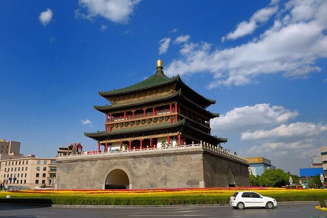 2-Day Highlights Xi'an Private Tour Combo Package: Terracotta Warriors and City Sightseeing - Day 1: Xi’an Museum, Small Goose Pagoda area, Big Wild Goose Pagoda, and the clock-tower district