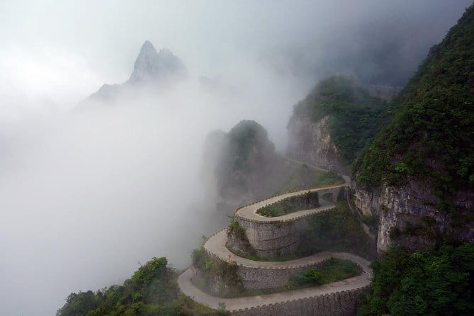 2 Day Private Tour of Zhangjiajie Highlights with Skip The Line - Private, bilingual guide: the difference you feel from the first pickup