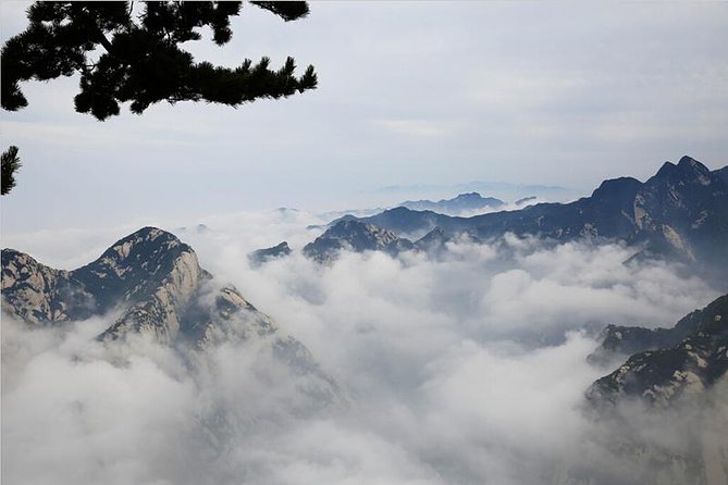 2-Day Xi'an Private Tour: Mount Huashan and Terracotta Warriors - Muslim Quarter for 1 hour: snack and browse smart