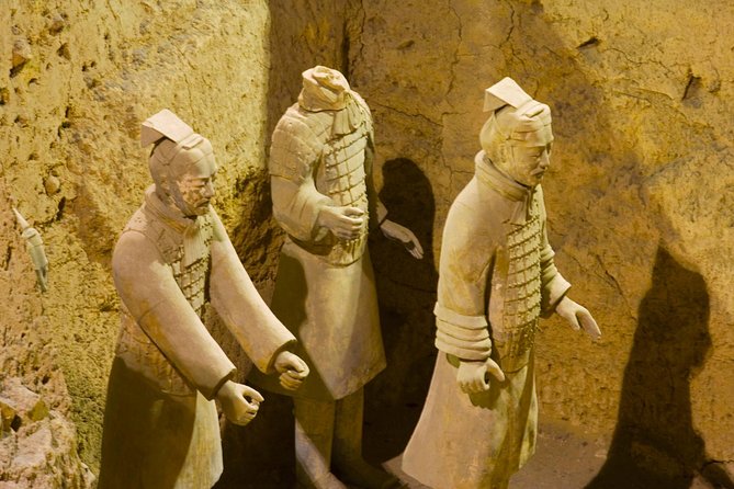 2-Day Xi'an Private Tour: Mount Huashan and Terracotta Warriors - The transfer to Huashan and your check-in setup