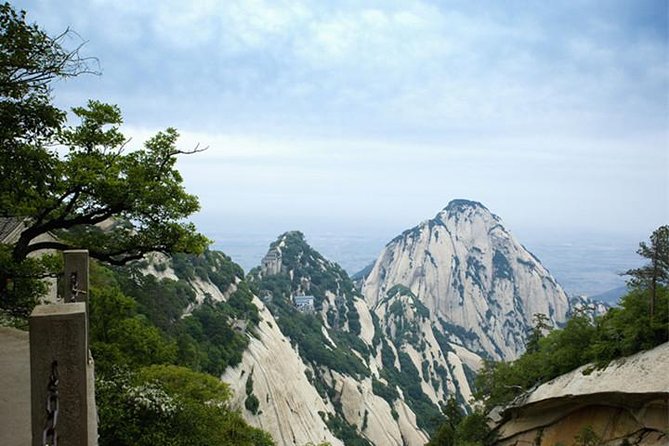 2-Day Xi'an Private Tour: Mount Huashan and Terracotta Warriors - Xi’an City Wall: walk it with a purpose