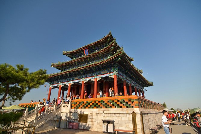 2-Hour Beijing Private Jingshan Coal Hill Park and Beihai Park Walking Tour - Beihai Park: Jade Island and the pagoda area