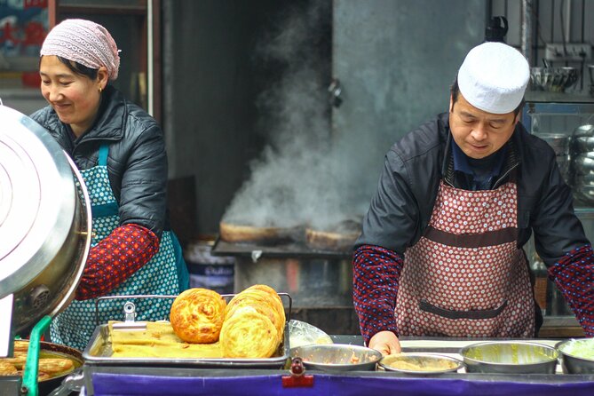 3-Day 2-Night Uncover Xi’an’s Ancient Wonders and Hidden Eats - Day 1 in Xi’an: City Wall energy, then a tuk-tuk street-food starter