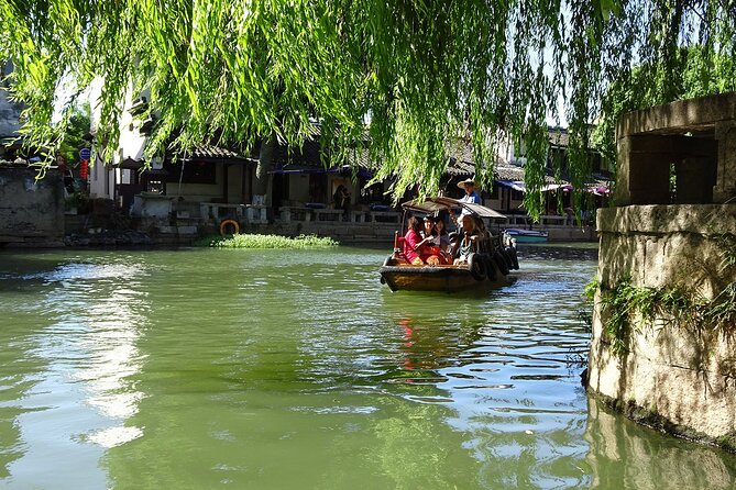 3-Day Private Shanghai and Ancient Water Town Tour - Day 2: Tongli Ancient Water Town, Walks and Boats in Equal Measure