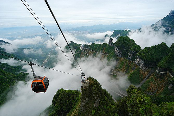 3-Day Private Zhangjiajie In-depth Exploring Tour - Day 2: Tianzi Mountain Cable Way, Yuanjiajie Pillars, and Bailong Elevator
