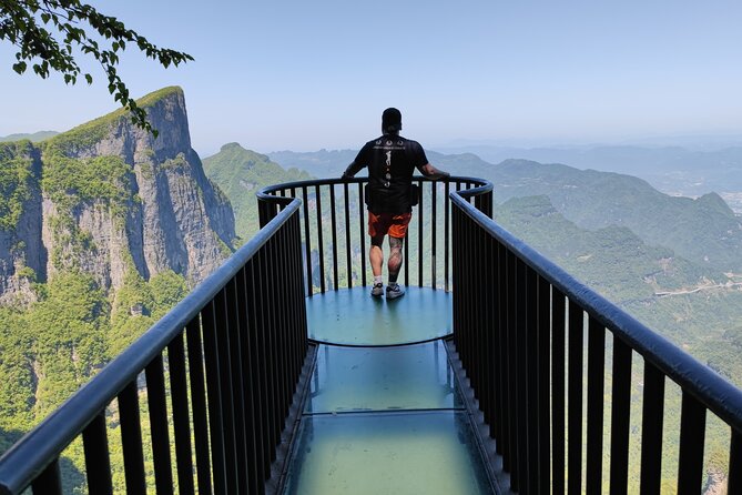 3-Day Zhangjiajie Panoramic Highlights Tour - Day 1: UNESCO-style sandstone towers, Avatar vibes at Yuanjiajie, and Golden Whip Brook