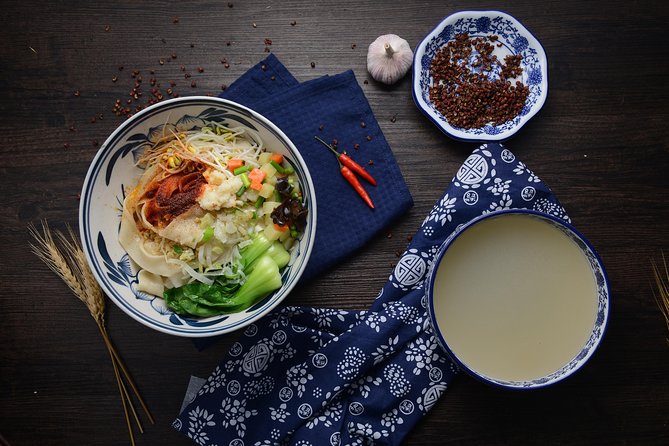 3-Hour Biang Biang Noodles Cooking Class in Xi'an - The spice market walk: where the flavors begin