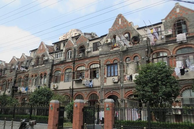 3-Hour Private Tour to Jewish Ghetto and Shanghai Bund - Walking the Jewish Ghetto Area: Stone Gate Houses and the “Jewish Park” Lanes