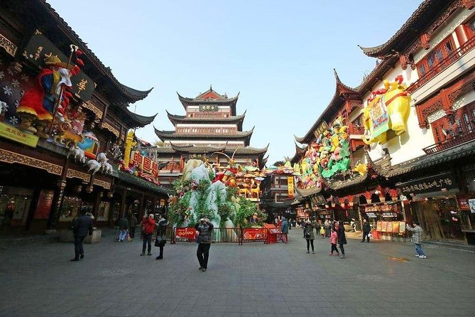 3-Hour Shanghai Yu Garden &Old Town Private Tour with Tea Tasting - Yuyuan Old Street: a light finish and a smart choice on how you end your day