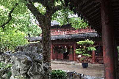 3-Hour Shanghai Yu Garden &Old Town Private Tour with Tea Tasting