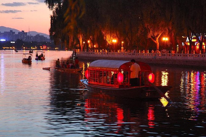 4-Hour Private Illuminated Beijing Tour with Authentic Chinese Dinner on Hutong Street - Dongsi Hutong dinner: real choices before the lights