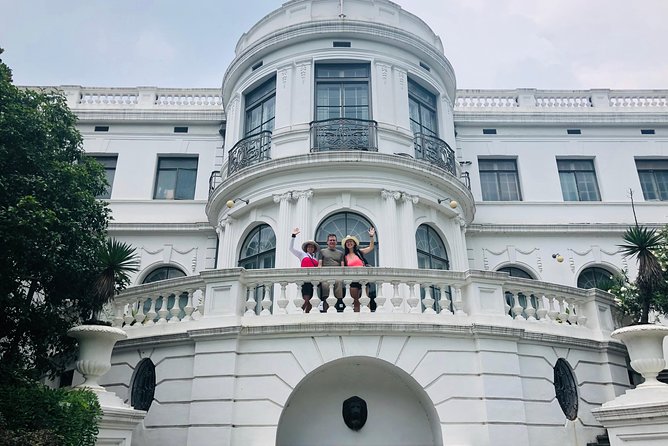4-Hour Private Shanghai Walking Tour of Former French Concession - Meeting Your Guide and Getting Set Up for a Smooth Walk