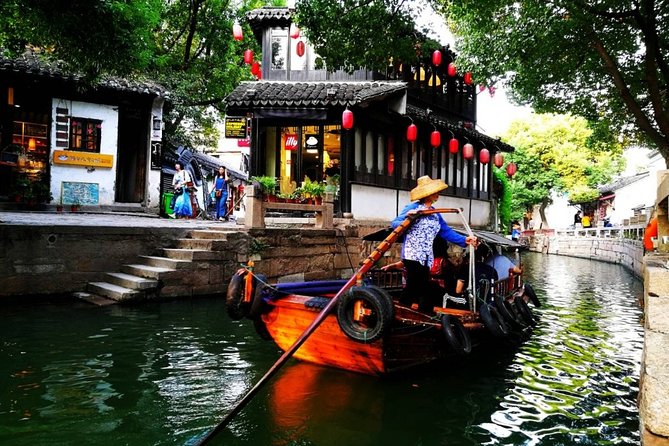 4-Hour Tongli Water Town Private Tour from Suzhou with Boat Ride - The Gondola-Style Boat Ride Along the River Stream
