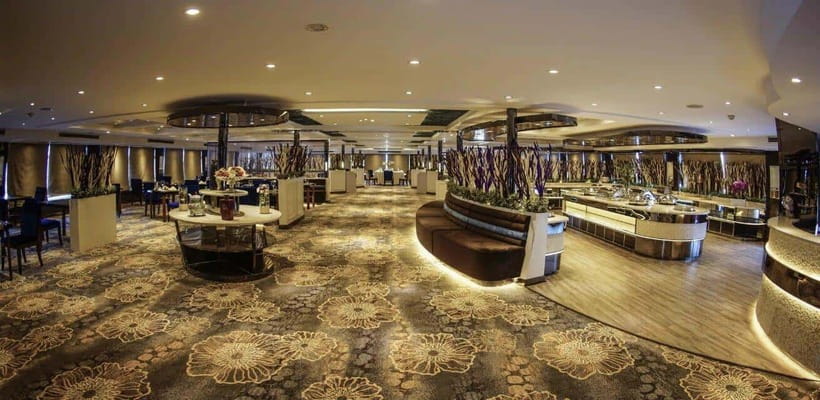 4D3N Yangtze River Victoria Cruise: Chongqing to Yichang - Luggage steps and tipping: the practical cash advice that saves stress