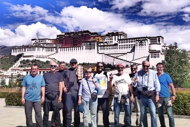 7 Days Lhasa to Kathmandu Overland Small Group Tibet Tour via EBC - Everest Base Camp Day: High Passes, Echo Bus, and Focus