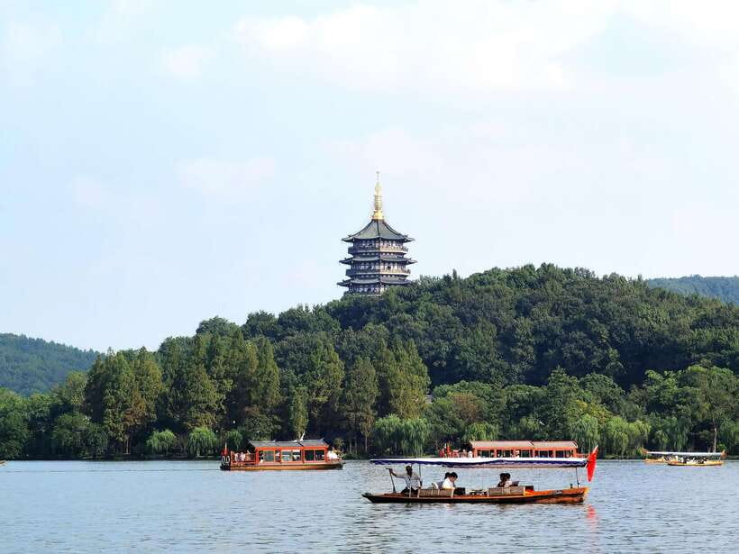 7 hours Hangzhou Tour Itinerary - Hefang historical street: traditional architecture with an active street feel