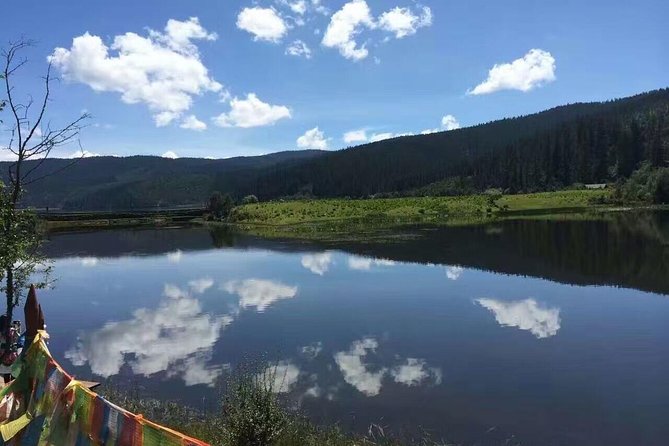 8-Day Private Yunnan Tour to Kunming, Dali, Lijiang and Shangri-La - Day 4: Bai Houses in Xizhou, Tie-Dye at a Home, and Lijiang at Night
