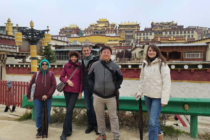 8 Days Private Yunnan Highlight Tour - Green Lake (Cui Hu) and Flowers and Birds Market: a local city rhythm