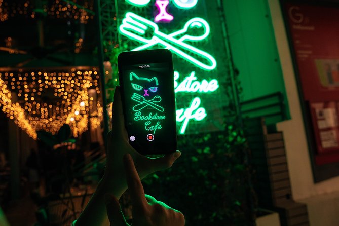 A Magical Evening in Hong Kong: Private City Tour - Stanley Street and the Dai Pai Dong Feeling