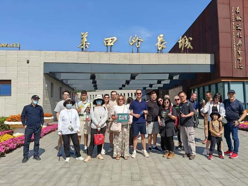 Afternoon Bus Transfer to Mutianyu Great Wall + Entry Ticket - Meeting a Real Guide: What English Support Looks Like