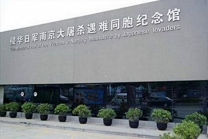 All Inclusive Nanjing City Private Day Tour with Tailor-Made Highlights - Fuzi Miao Confucius Temple area and Qinghuai River: local energy after the monuments