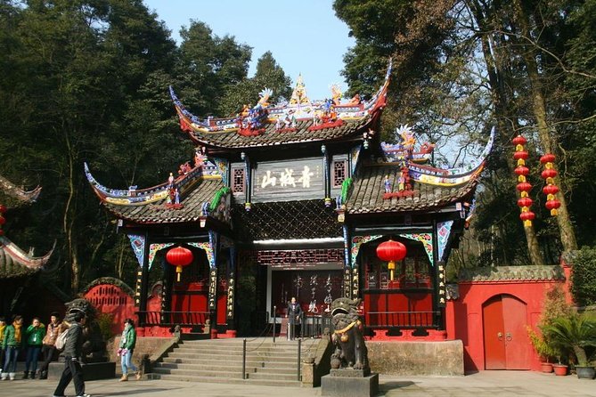 All-Inclusive Private Day Tour of Mount Qingcheng and Dujiangyan - How private pacing changes the experience (and why guides matter)