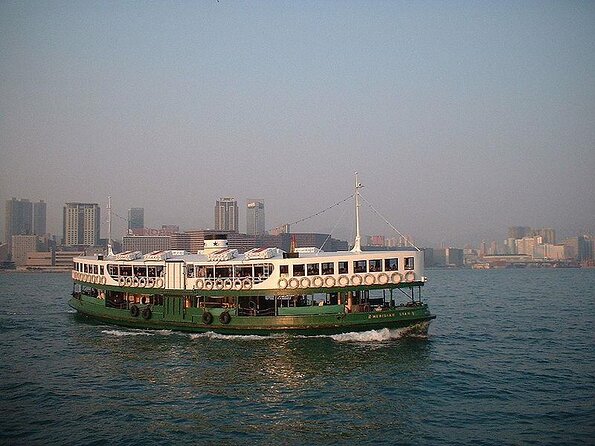 Aqua Luna: Evening Cruise at Victoria Harbour Hong Kong - Key Things You’ll Notice on This Aqua Luna Cruise