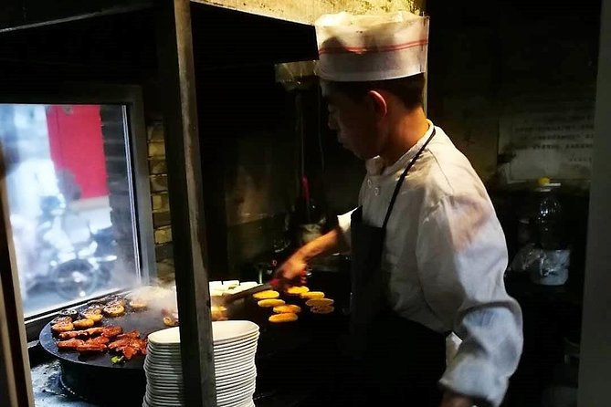 Authentic Old Beijing Hutong Food and Beer Private Tour - Hutongs without the maze feeling, thanks to a real guide