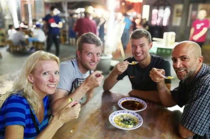 Authentic Old Xi'an Back Alley Food Tour - Why Xian back alleys taste so much better at night