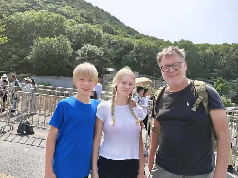 Beijing: Badaling Great Wall Bus Tour W/o Tickets - On the bus to Badaling, and what the guide does for you
