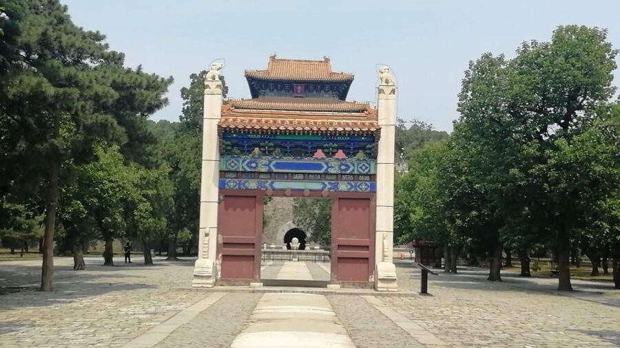 Beijing: Badaling Great Wall & Ming Tombs VIP Skip-the-Line - Hotel pickup and the private-vehicle advantage