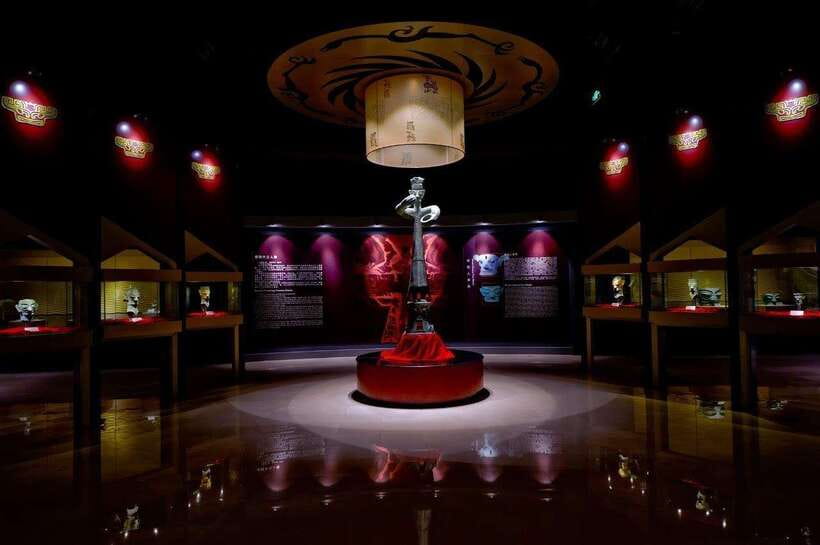 Beijing Golden Mask Dynasty Show With Private Transfer - What the Show Is Like: Dancing, Acrobatics, Costumes, and Surprises