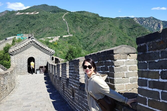 Beijing Half Day Tour : Temple of Heaven with Lama Temple - How the guide, language choice, and car ride shape the day