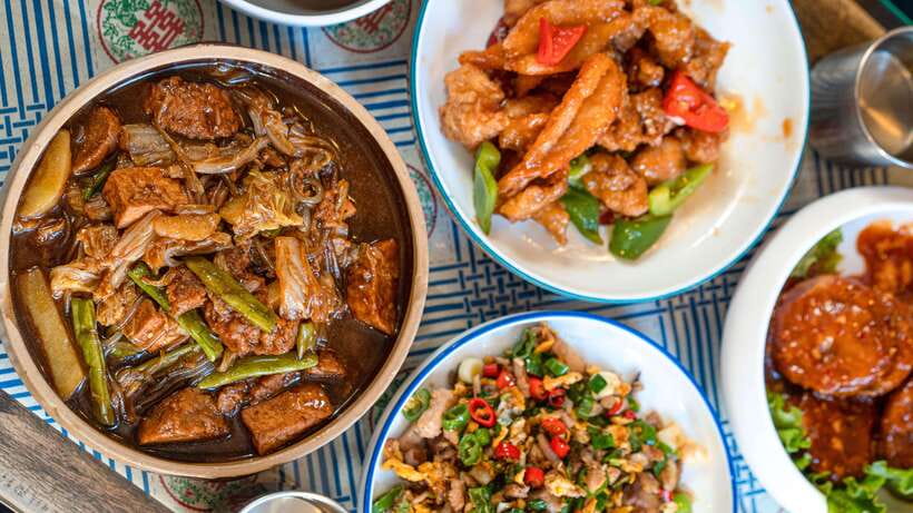 Beijing: Hidden Gems Guided Food Tour with Beer and Tastings - Walking the 12th-century hutong maze without getting lost