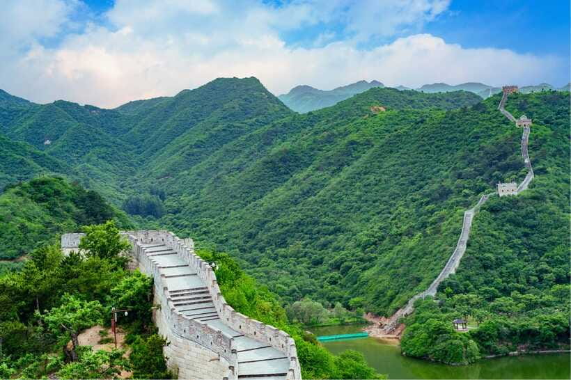 Beijing: Huanghuacheng Lakeside Great Wall Bus/Private Tour - Why Huanghuacheng Water Great Wall feels different