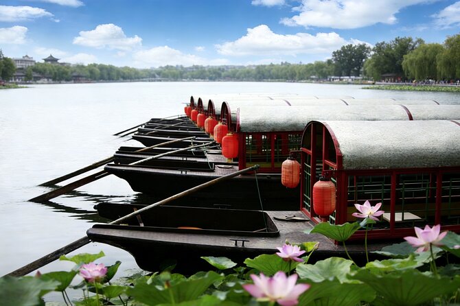 Beijing Hutong Night Tour with Yunnan Style Dinner and Chartered Boat Ride at Houhai Lake - Key Highlights You Will Actually Care About