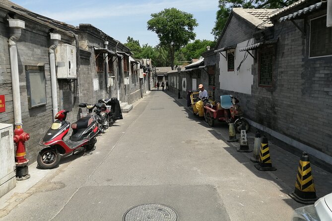 Beijing Hutongs Walking Tour - Qianhai Lake to Houhai Lake: A Calm Finish with Real Atmosphere