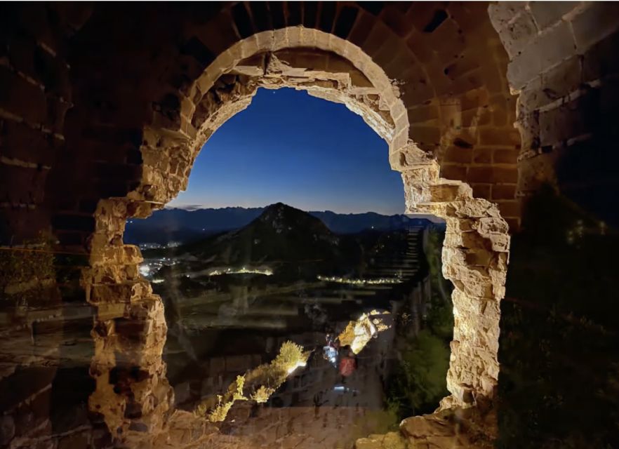 Beijing: Jinshanling and Simatai Wall&Gubei Watertown Tour - Jinshanling Great Wall: guided walking with a route built for your level