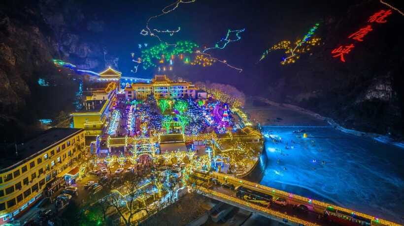 Beijing: Longing Gorge Ice Festival w/Optional Activities - Option 6: A Night-Only Longqing Gorge Lantern Tour for Easier Winter Timing