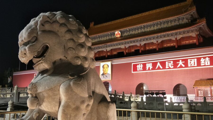 Beijing: Private Sightseeing Nighttime Tour with Transfer - Qianmen and the Qianmen food street snack culture