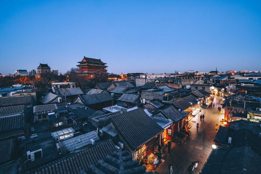 Beijing: Private Sightseeing Nighttime Tour with Transfer - NCPA and the lakeside walk around Shichahai and Houhai