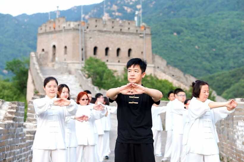 Beijing Private Tai Chi Class - Standing Meditation and Push Hands, Done as an Intro, Not a Test