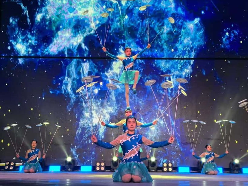 Beijing: Qinle Palace Acrobatics Show Ticket - Aerial Silk, Hoops, and Plate Spinning, The Skills That Demand Focus